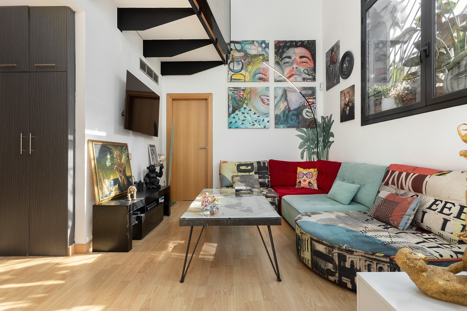 Wohnung in Barcelona, Spanien 3 Schlafzimmer,  Nr. 140949
