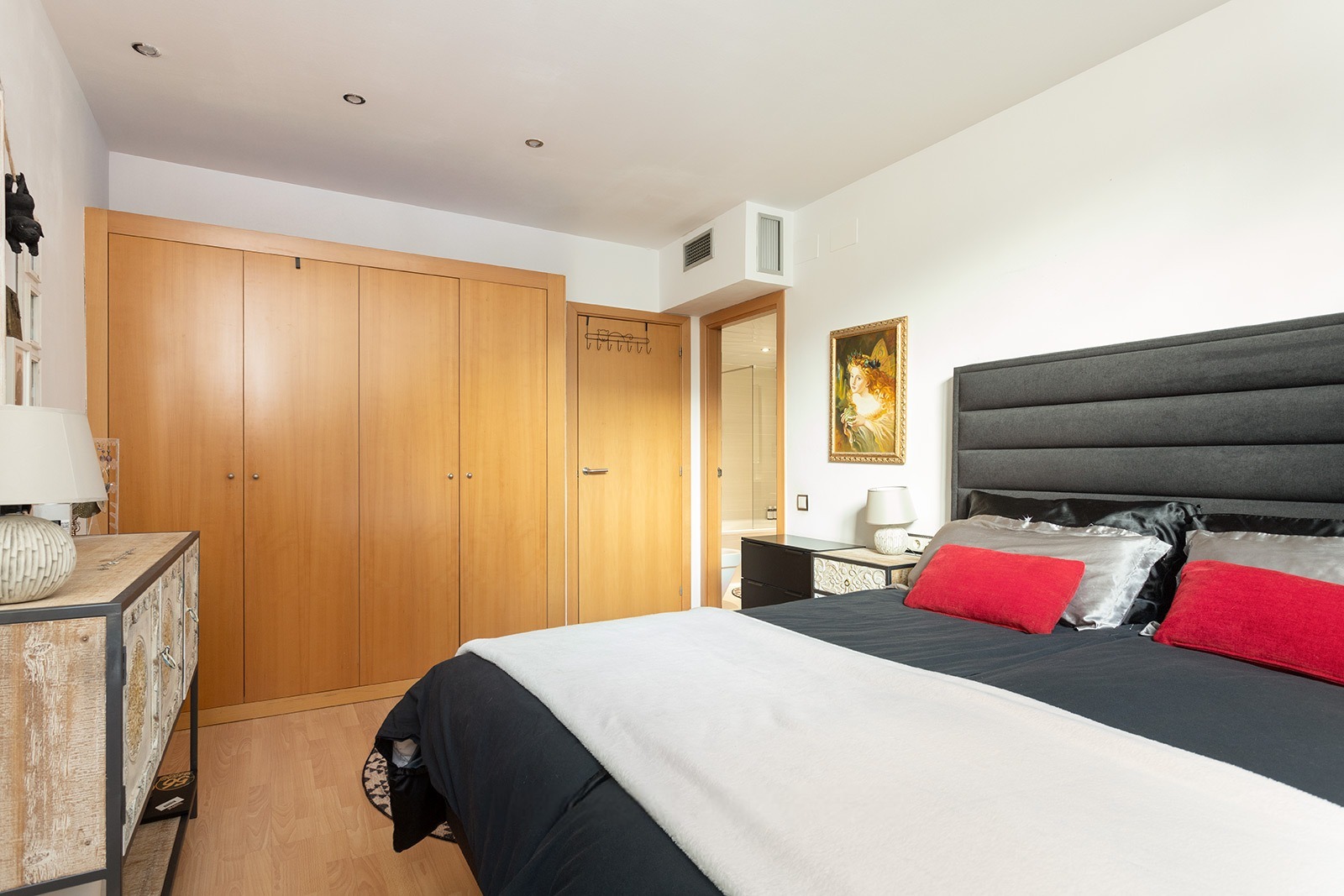 Wohnung in Barcelona, Spanien 3 Schlafzimmer,  Nr. 140949
