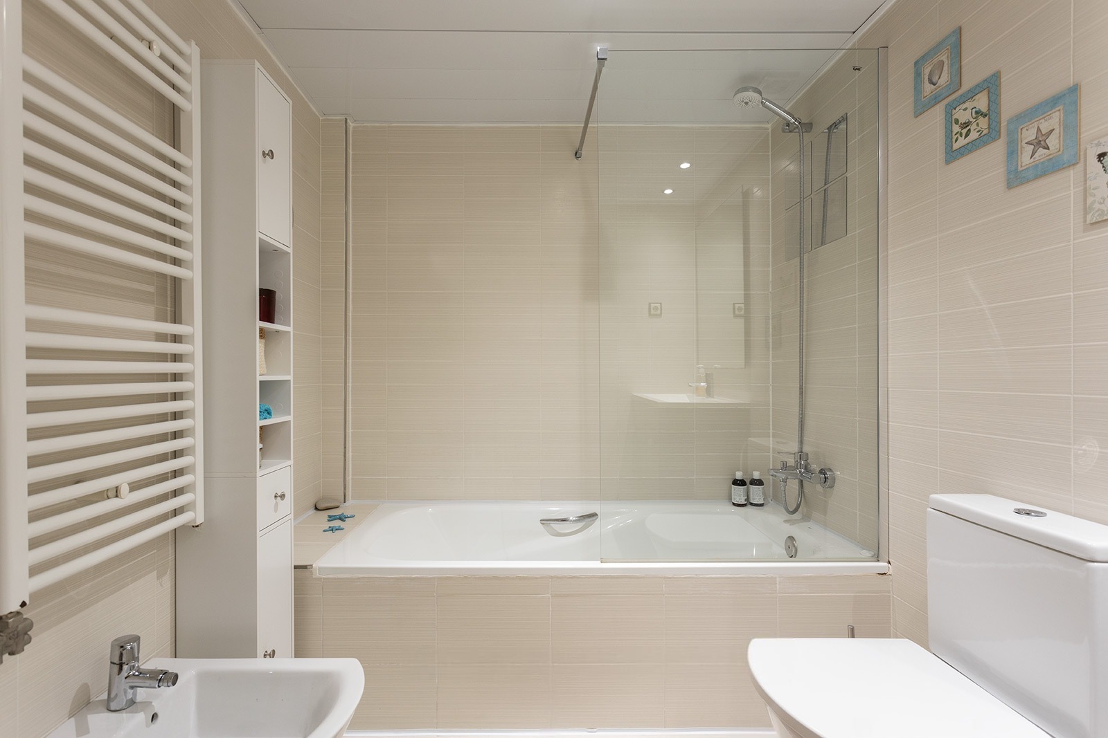 Wohnung in Barcelona, Spanien 3 Schlafzimmer,  Nr. 140949
