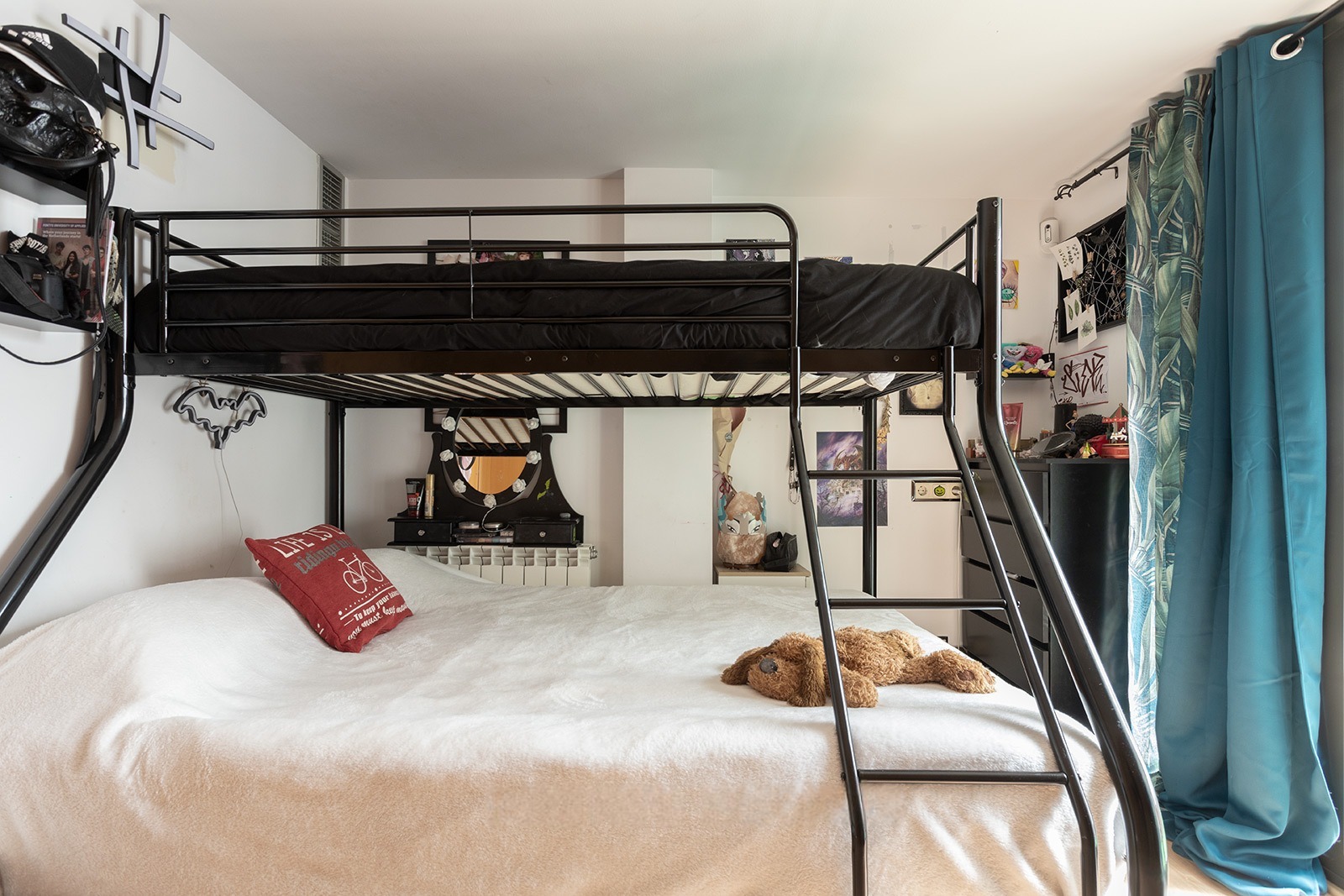 Wohnung in Barcelona, Spanien 3 Schlafzimmer,  Nr. 140949