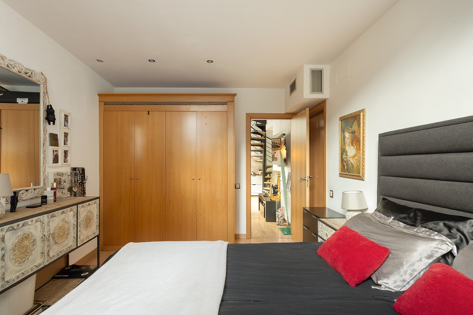 Wohnung in Barcelona, Spanien 3 Schlafzimmer,  Nr. 140949