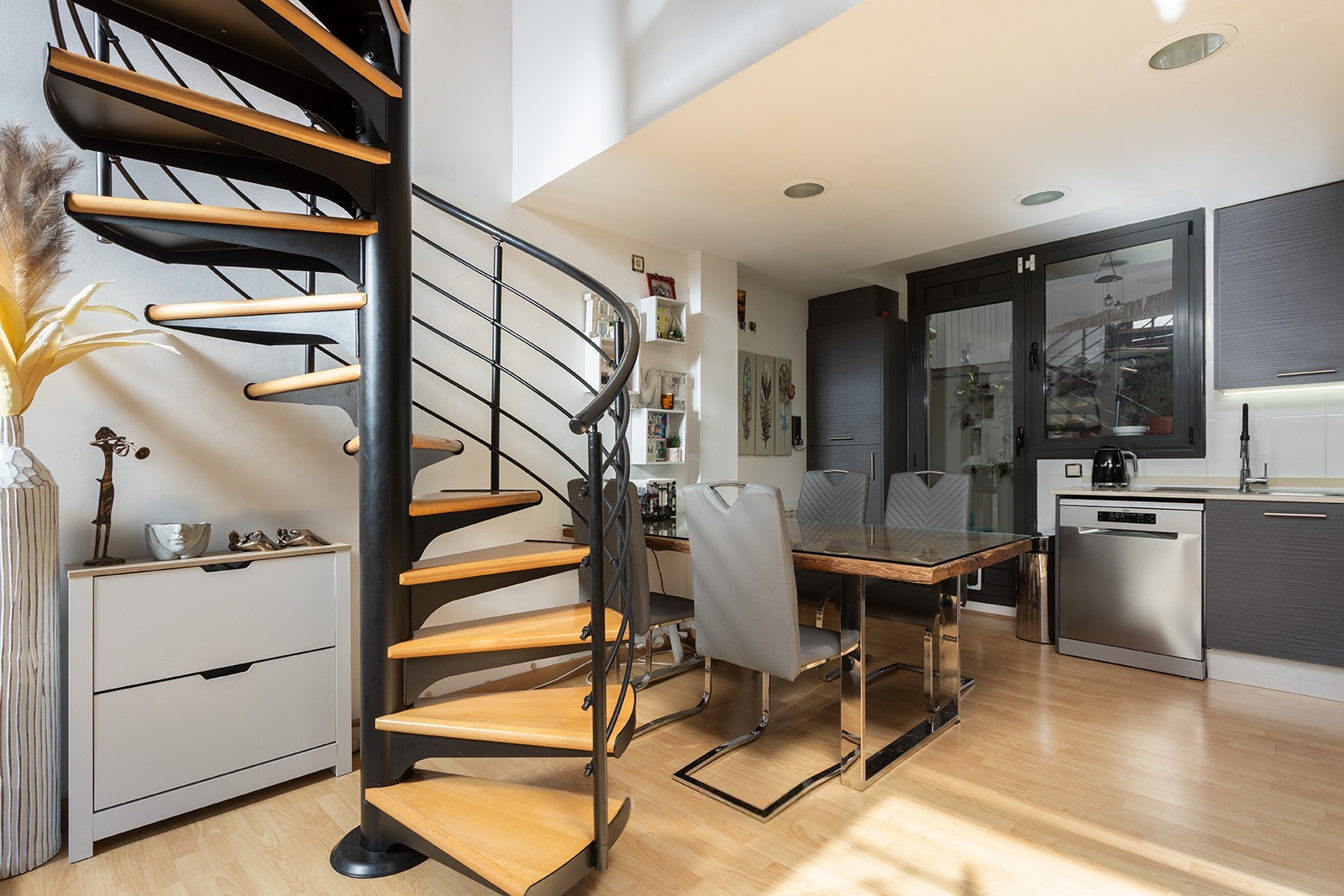 Wohnung in Barcelona, Spanien 3 Schlafzimmer,  Nr. 140949