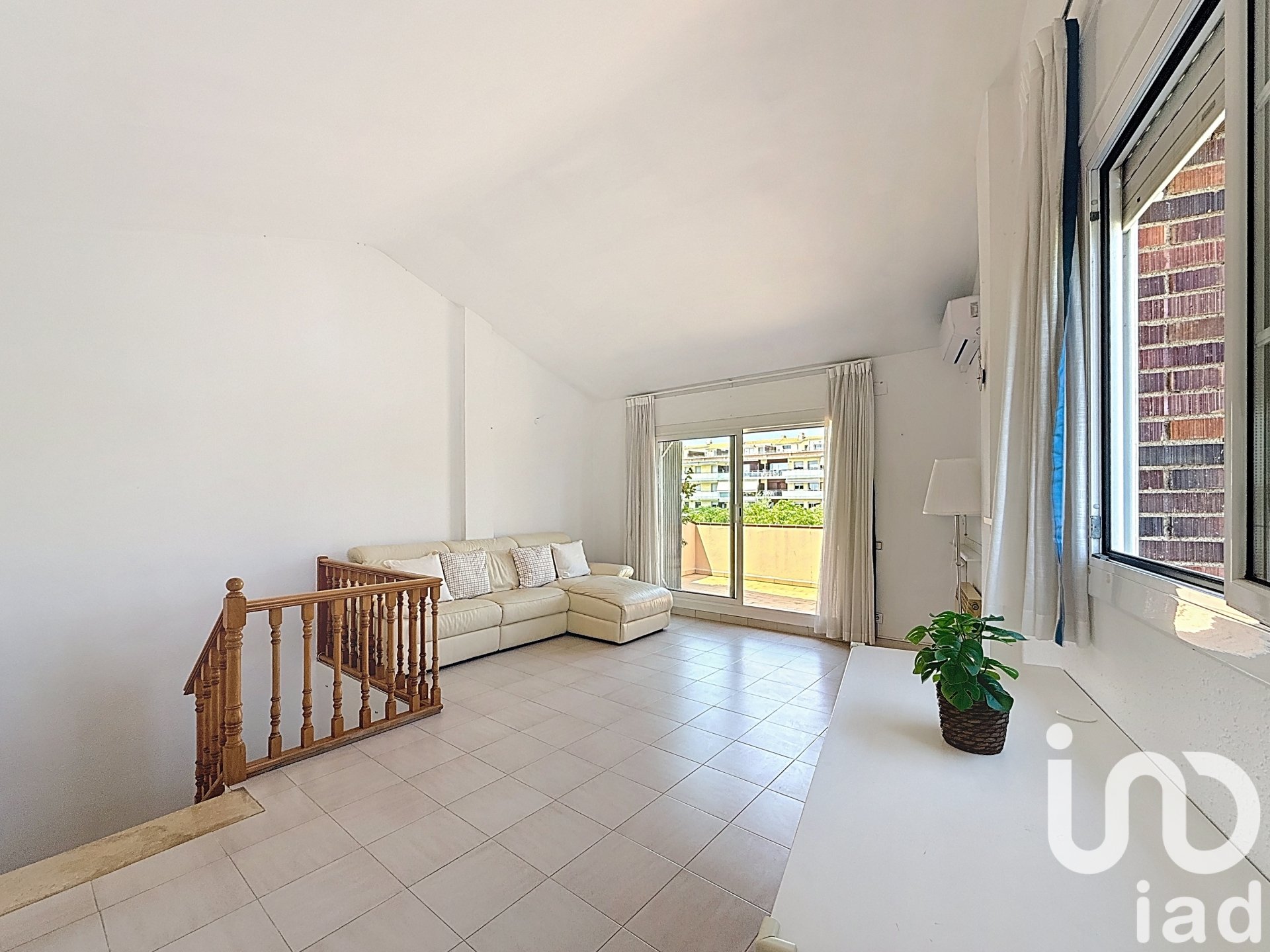 Rindu māja El Masnou, Barcelona, Spānijā 5 istabas, 276 m2 Nr. 153224