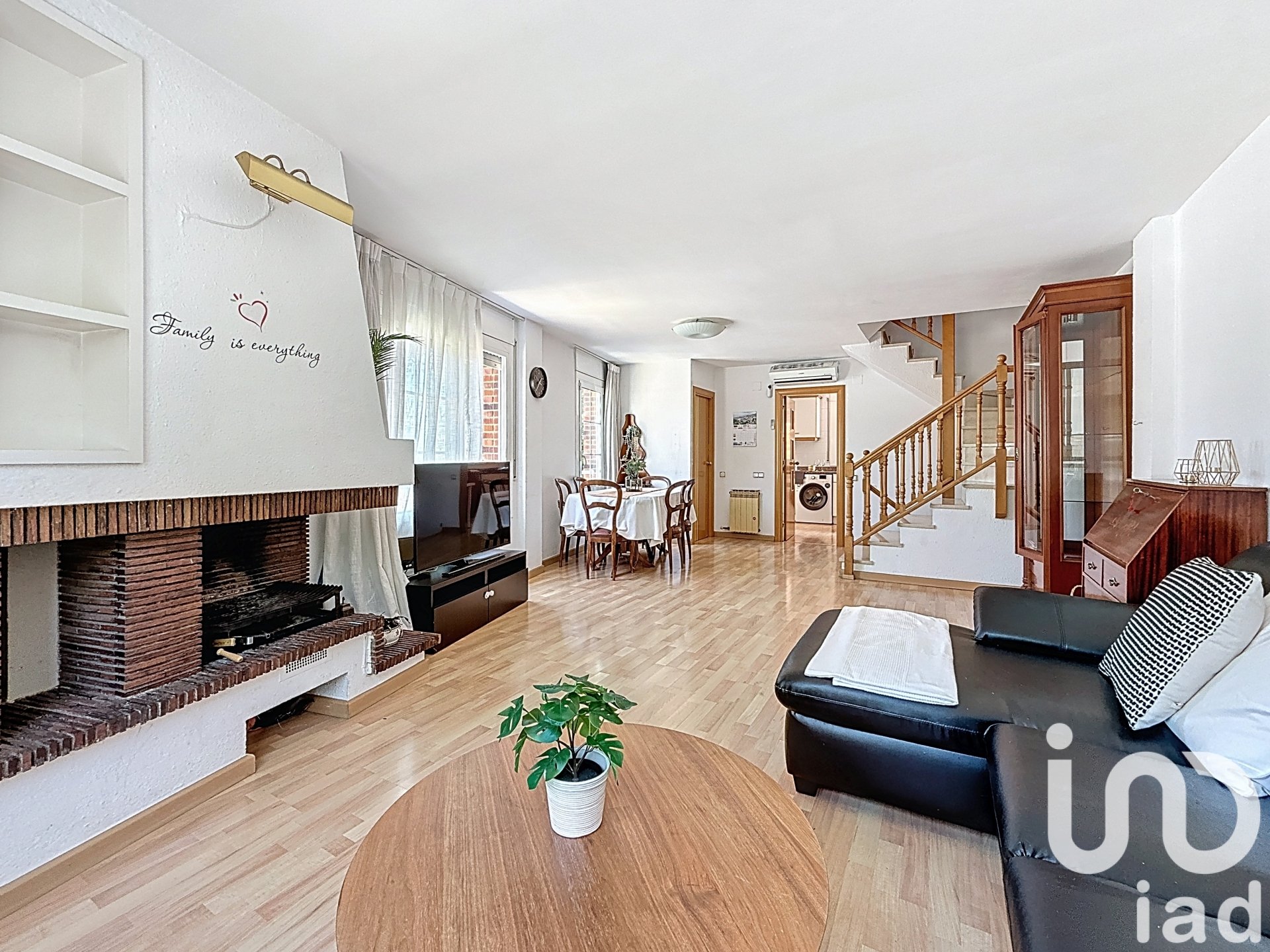 Rindu māja El Masnou, Barcelona, Spānijā 5 istabas, 276 m2 Nr. 153224
