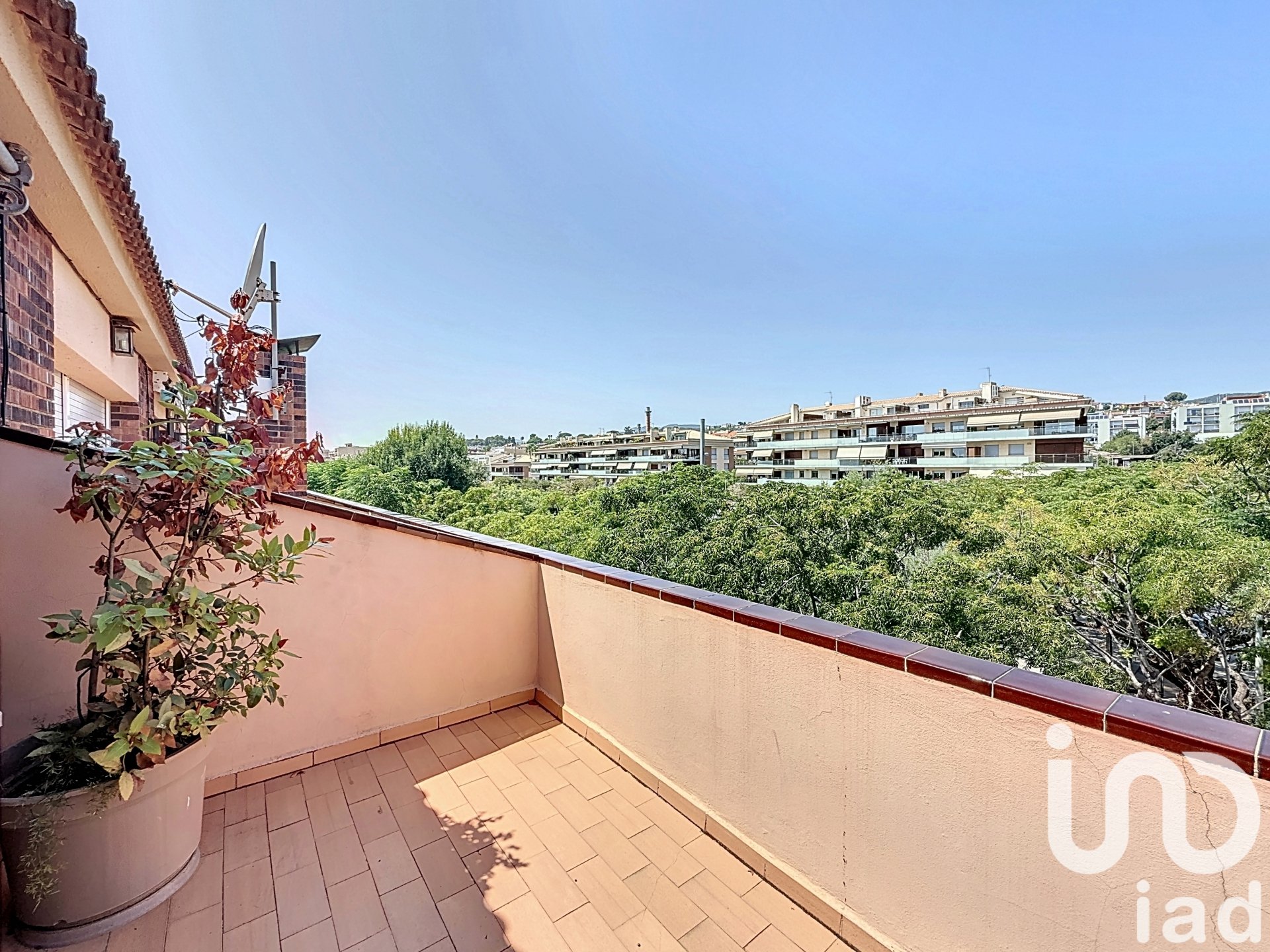 Rindu māja El Masnou, Barcelona, Spānijā 5 istabas, 276 m2 Nr. 153224