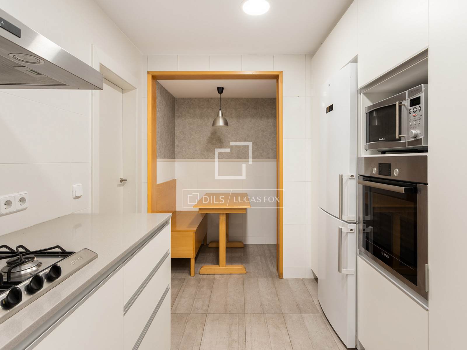 Apartment in Barcelona, Spain 4 bedrooms, 130 sq.m. No. 150558