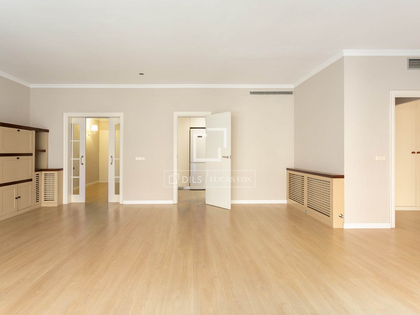 Apartment in Barcelona, Spain 4 bedrooms, 130 sq.m. No. 150558
