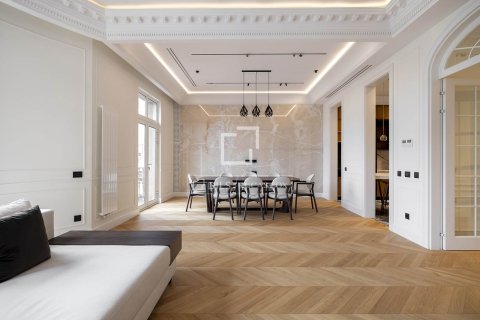 Apartament w Barcelona, Hiszpania 4 sypialnie, 275 mkw. nr 164620
