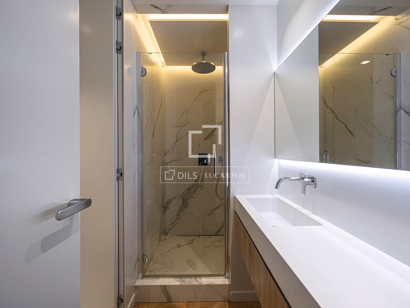 Apartment à Barcelona, Espagne 3 chambres, 183 m2 No. 164626