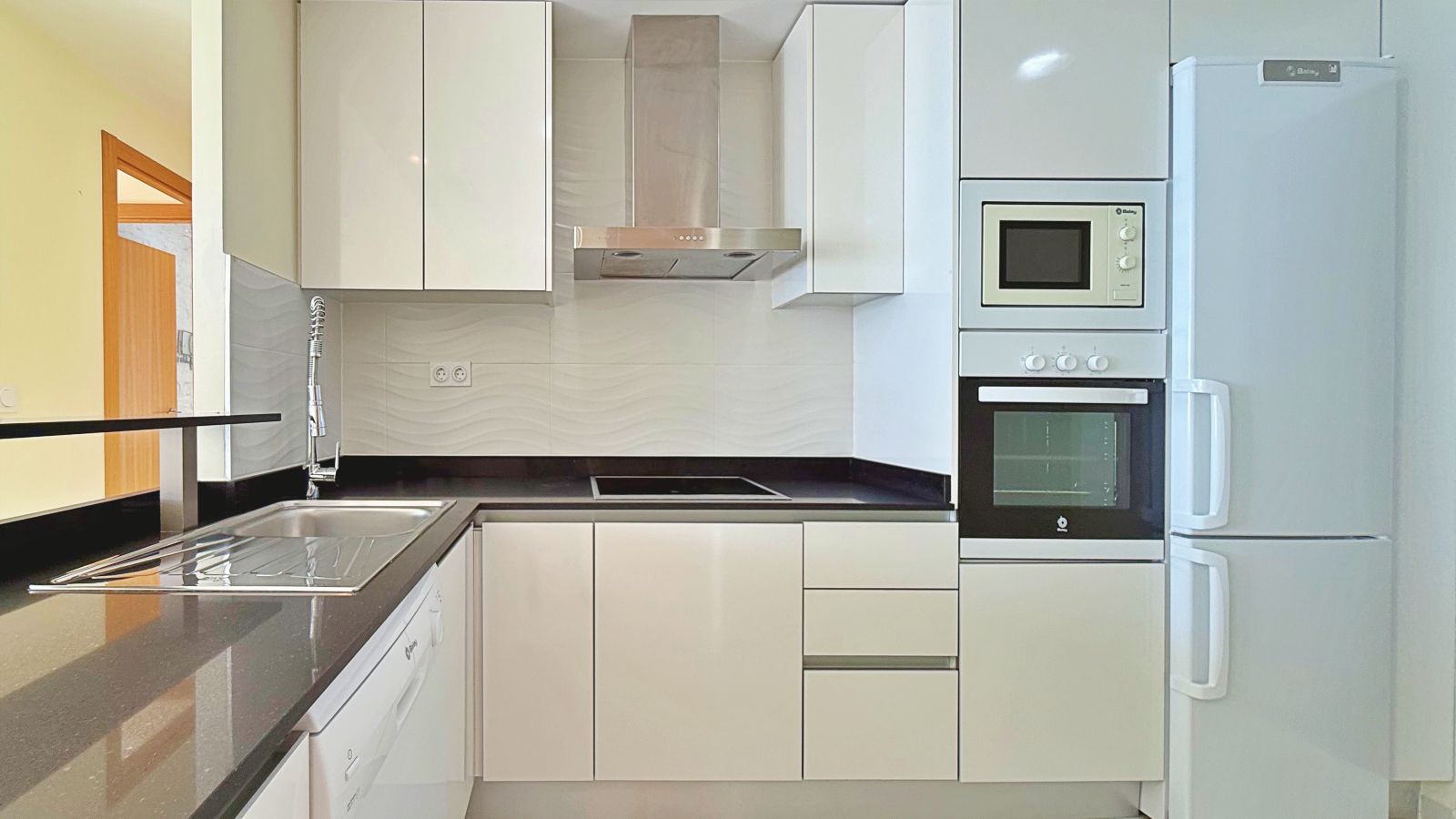 Apartment in Torrevieja, Alicante, Spain 2 bedrooms, 175 sq.m. No. 144626