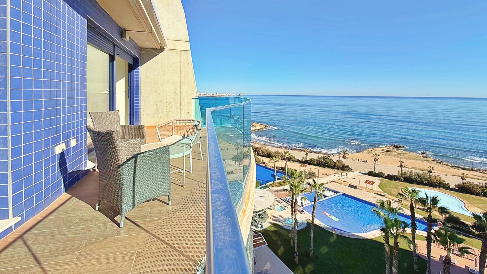 Apartment in Torrevieja, Alicante, Spain 2 bedrooms, 175 sq.m. No. 144626