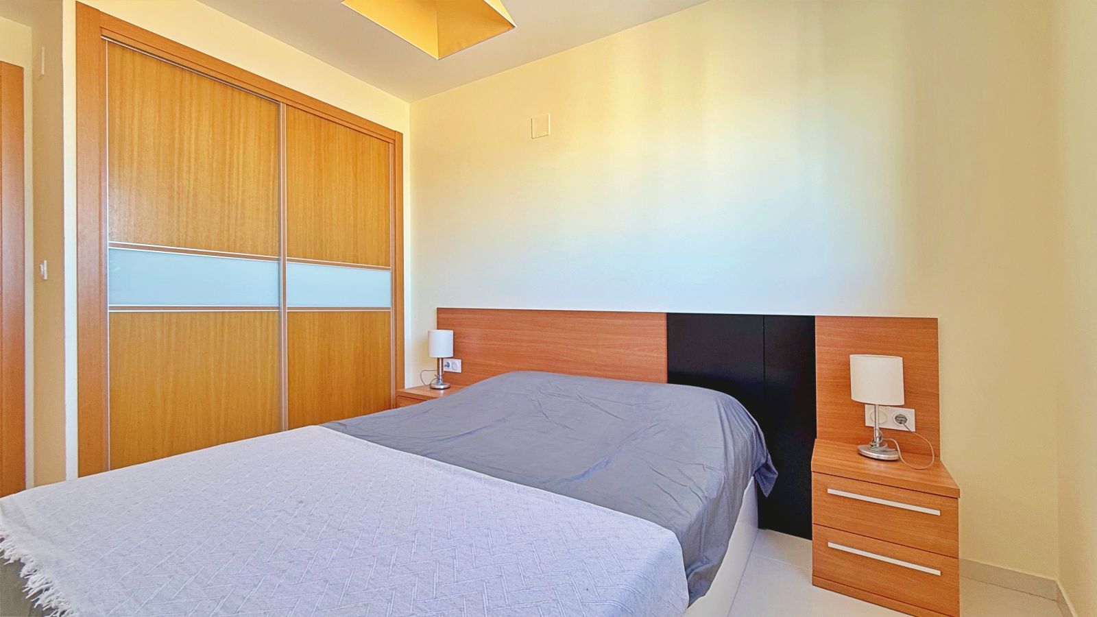 Apartment in Torrevieja, Alicante, Spain 2 bedrooms, 175 sq.m. No. 144626