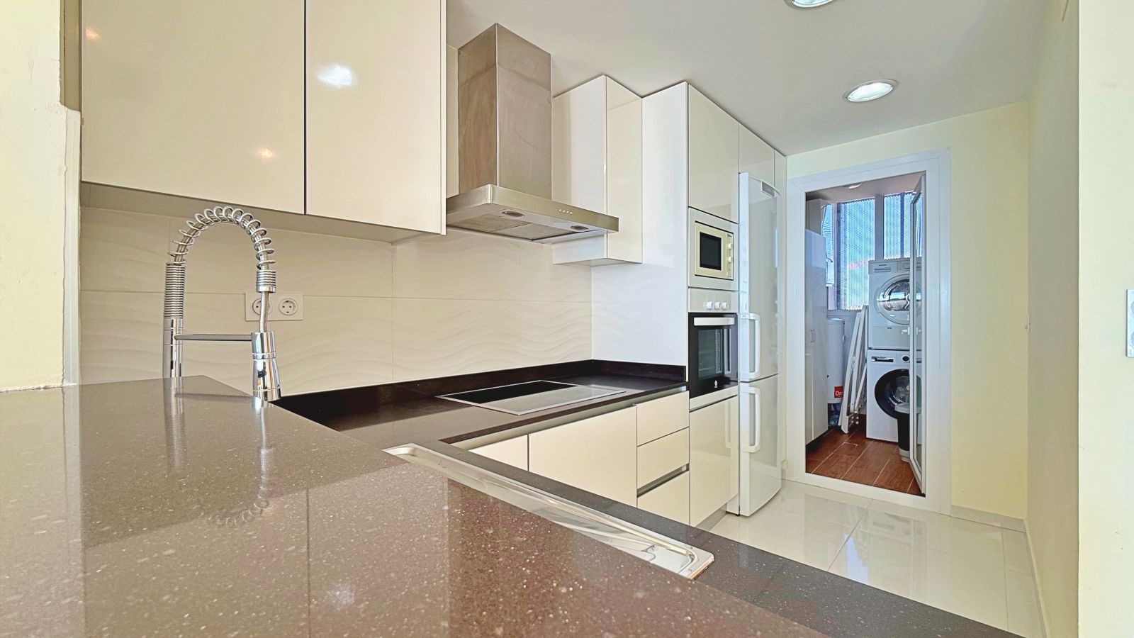 Apartment in Torrevieja, Alicante, Spain 2 bedrooms, 175 sq.m. No. 144626