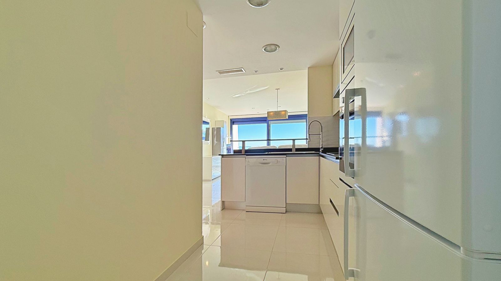 Apartment in Torrevieja, Alicante, Spain 2 bedrooms, 175 sq.m. No. 144626