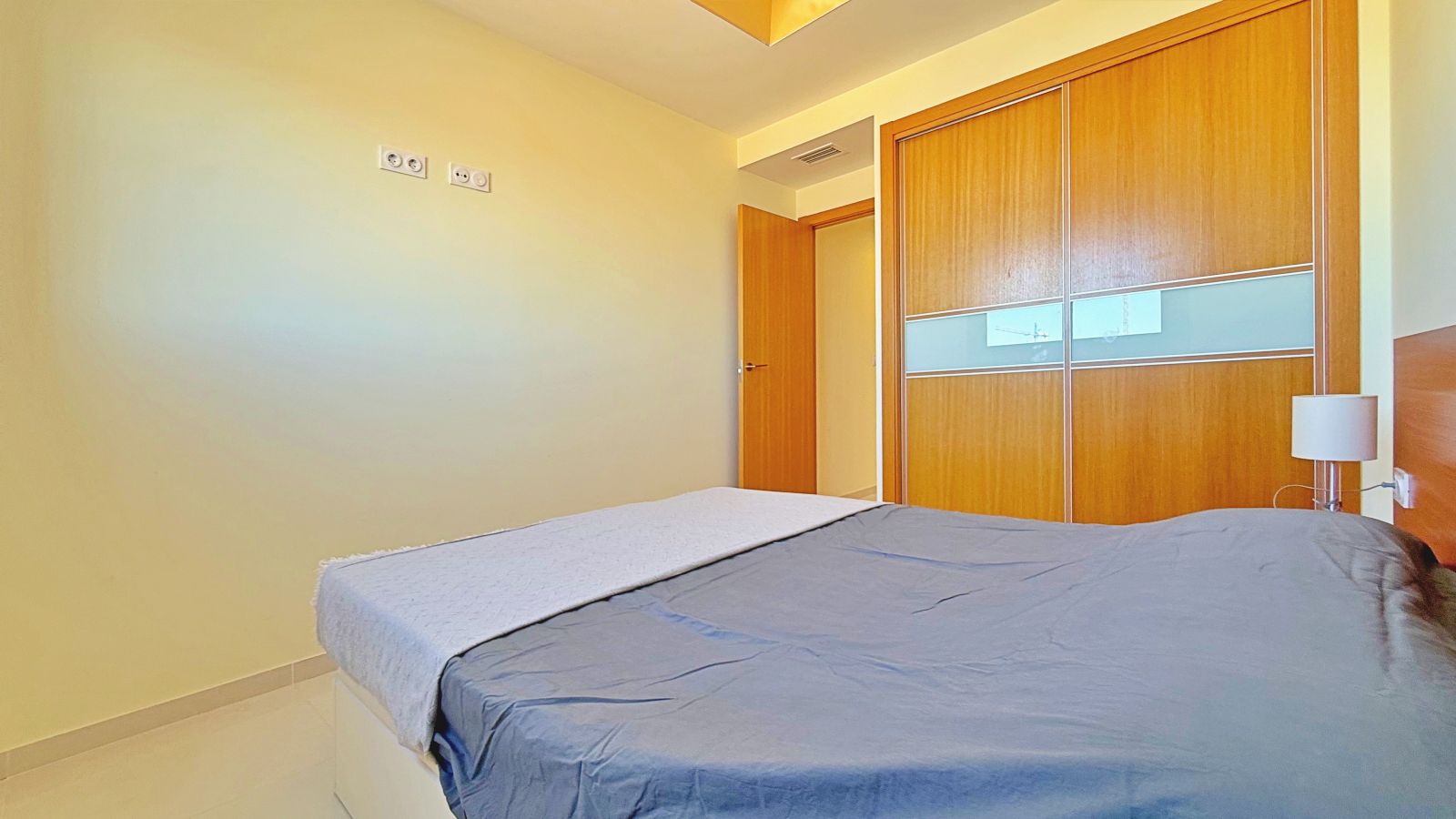 Apartment in Torrevieja, Alicante, Spain 2 bedrooms, 175 sq.m. No. 144626