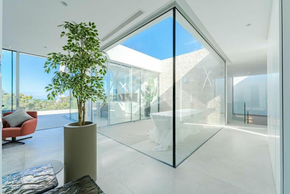 Villa in Adeje, Tenerife, Spain 6 bedrooms, 234 sq.m. No. 111056