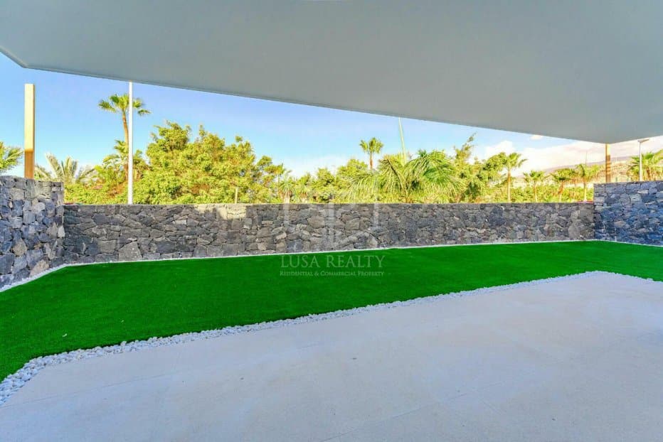 Villa in Adeje, Tenerife, Spain 6 bedrooms, 234 sq.m. No. 111056