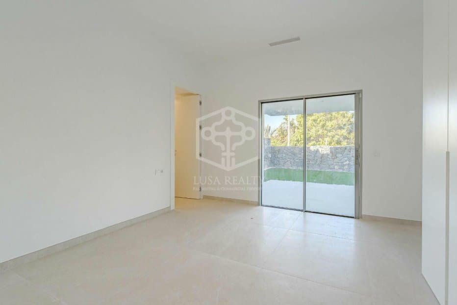 Villa in Adeje, Tenerife, Spain 6 bedrooms, 234 sq.m. No. 111056
