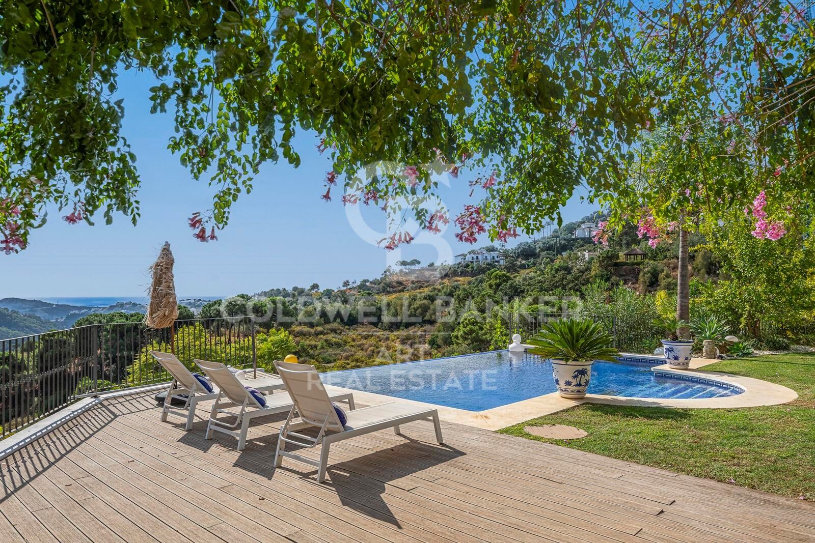 Hus i Benahavis, Malaga, Spanien 5 sovrum, 527 kvm. Nr. 157496