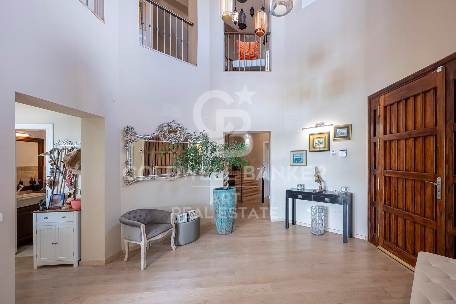 Hus i Benahavis, Malaga, Spanien 5 sovrum, 527 kvm. Nr. 157496