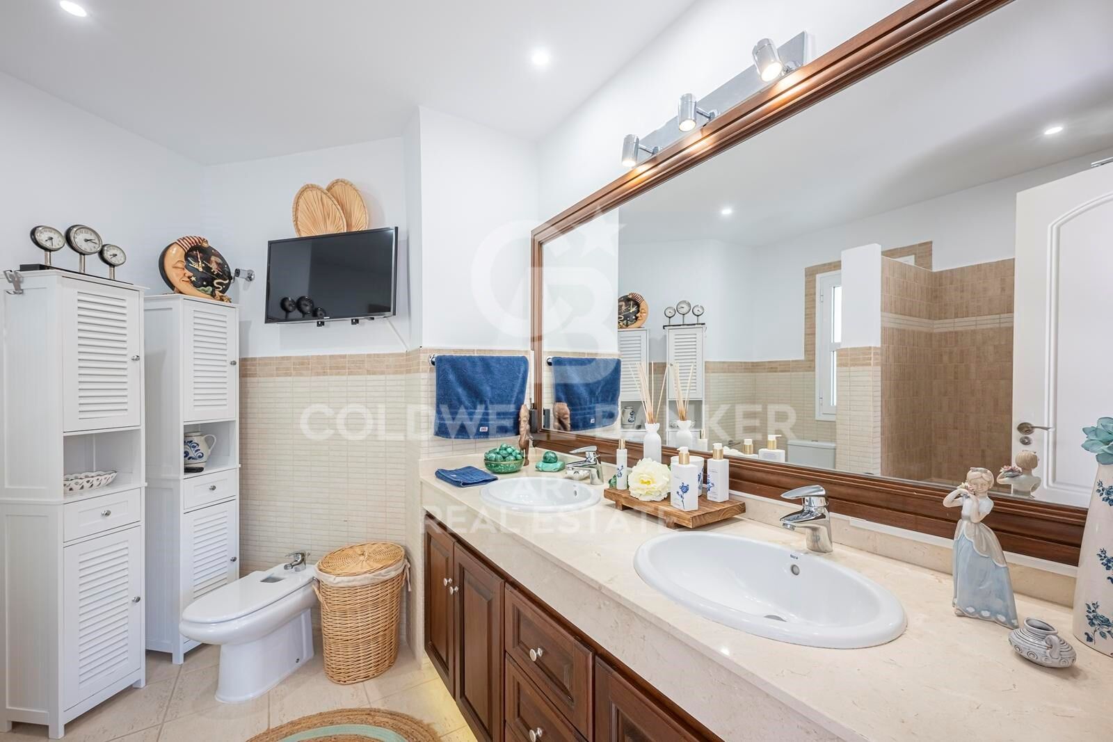 Hus i Benahavis, Malaga, Spanien 5 sovrum, 527 kvm. Nr. 157496