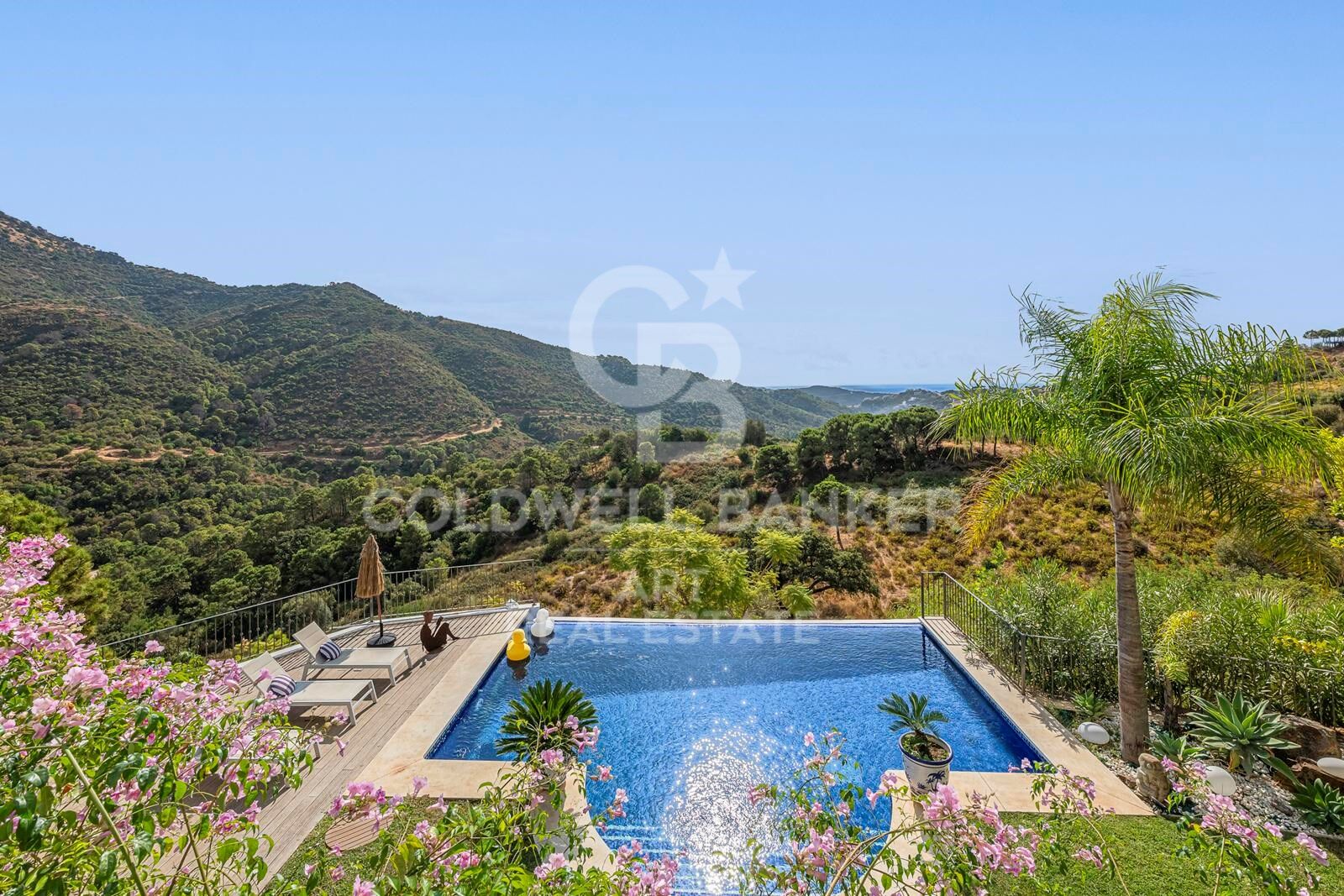 Hus i Benahavis, Malaga, Spanien 5 sovrum, 527 kvm. Nr. 157496
