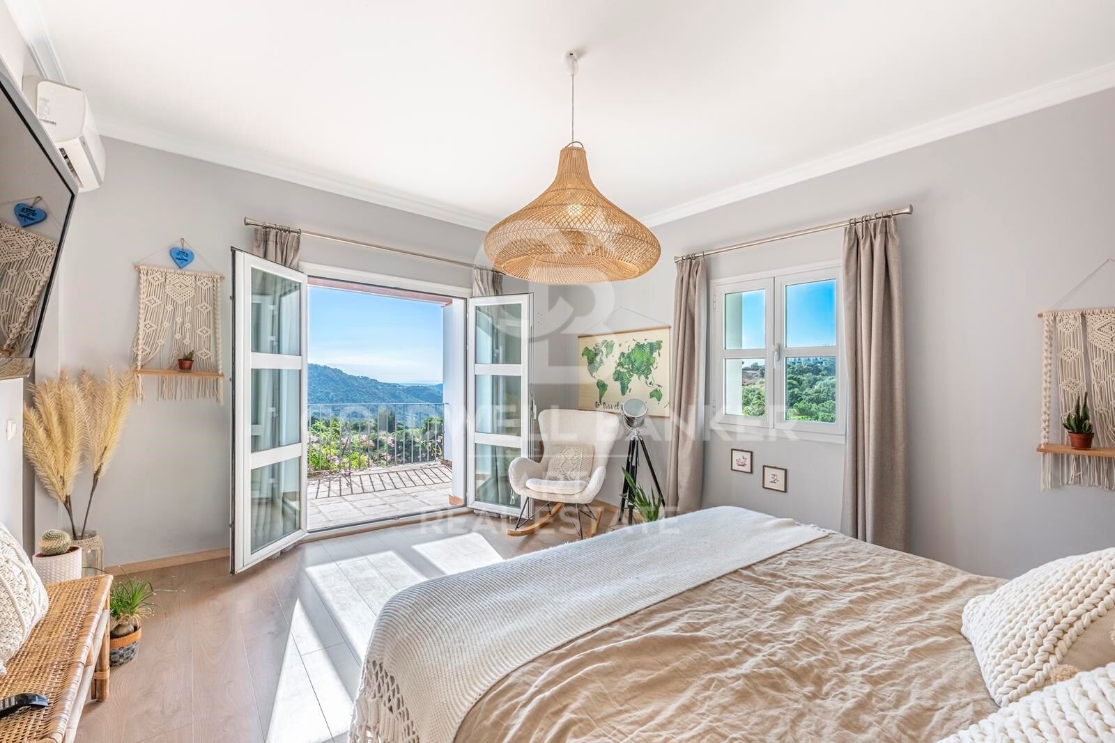 Hus i Benahavis, Malaga, Spanien 5 sovrum, 527 kvm. Nr. 157496