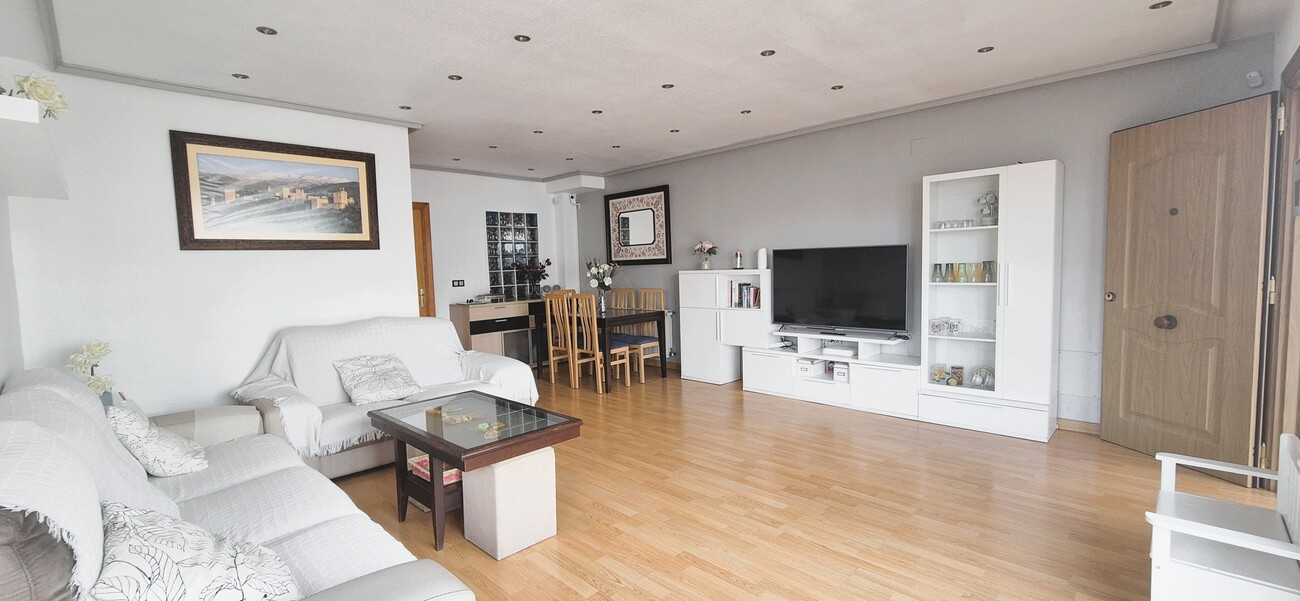 Townhouse à Torrevieja, Alicante, Espagne 6 chambres, 136 m2 No. 190066
