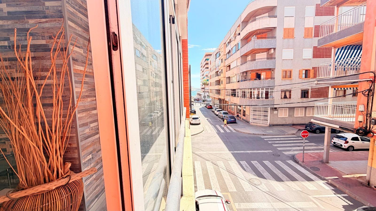 Appartamento a Torrevieja, Alicante, Spagna 3 camere da letto, 112 mq. N° 196993
