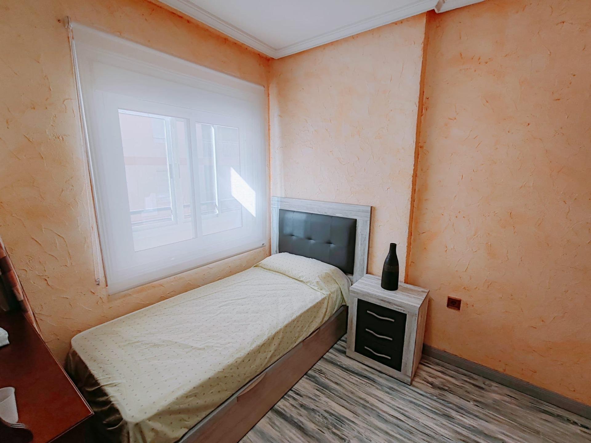 Appartamento a Torrevieja, Alicante, Spagna 3 camere da letto, 112 mq. N° 196993