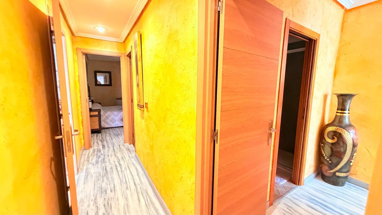Appartamento a Torrevieja, Alicante, Spagna 3 camere da letto, 112 mq. N° 196993