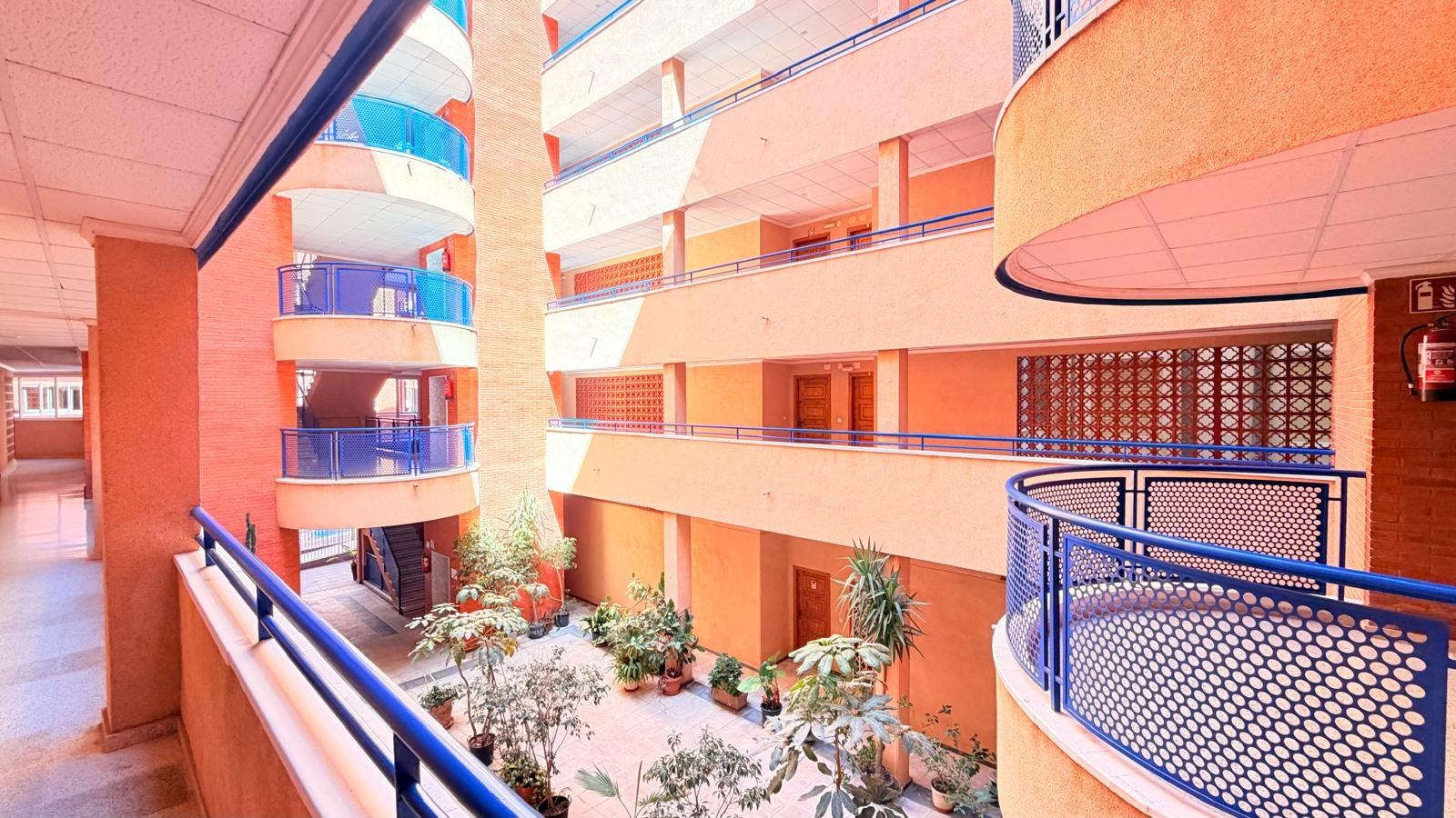 Appartamento a Torrevieja, Alicante, Spagna 3 camere da letto, 112 mq. N° 196993