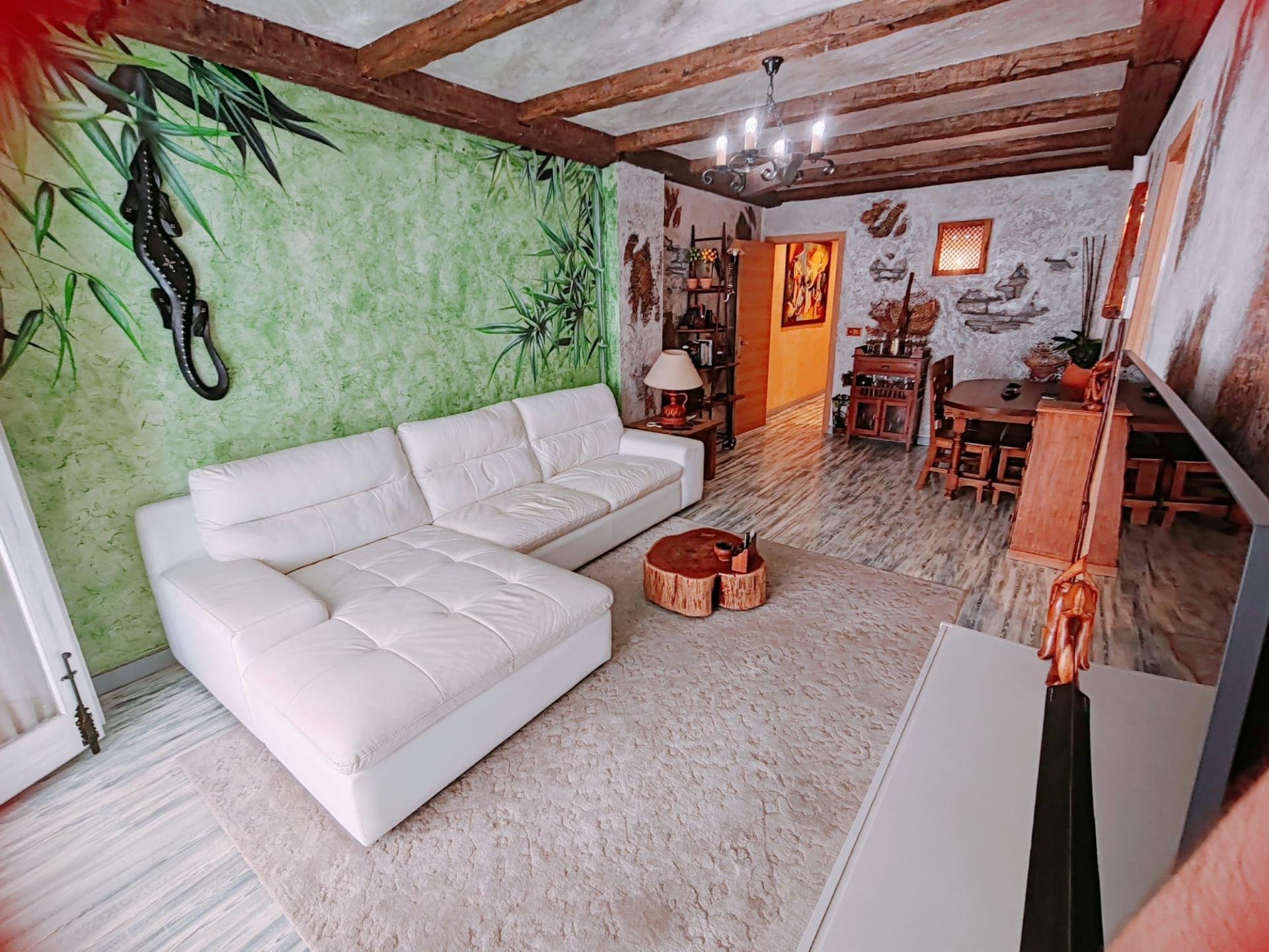 Appartamento a Torrevieja, Alicante, Spagna 3 camere da letto, 112 mq. N° 196993
