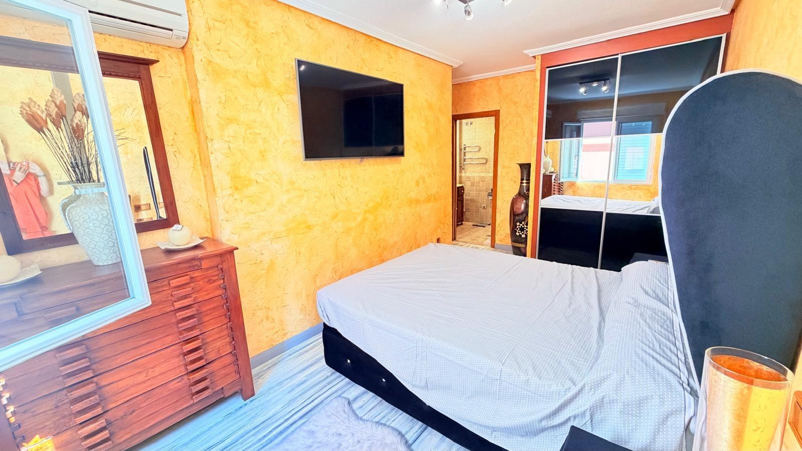 Appartamento a Torrevieja, Alicante, Spagna 3 camere da letto, 112 mq. N° 196993