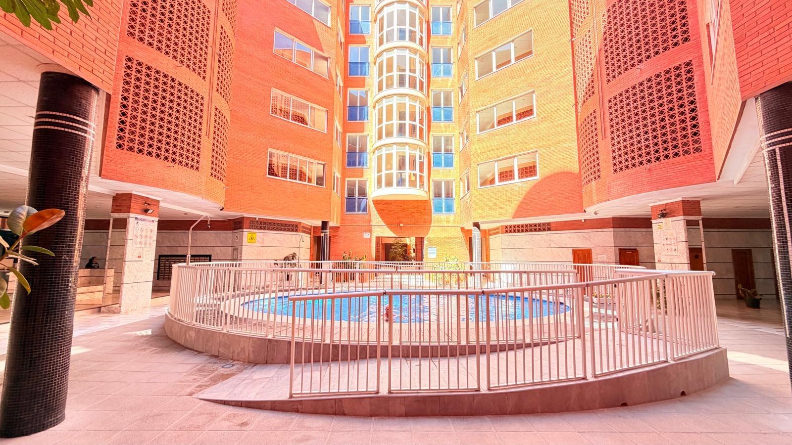 Appartamento a Torrevieja, Alicante, Spagna 3 camere da letto, 112 mq. N° 196993