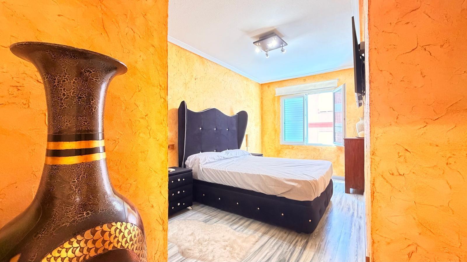 Appartamento a Torrevieja, Alicante, Spagna 3 camere da letto, 112 mq. N° 196993
