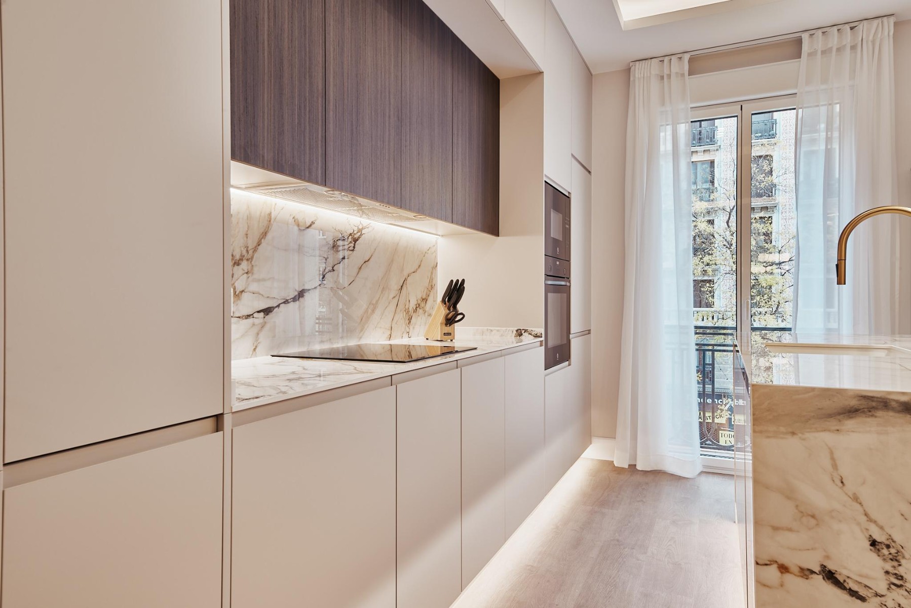 Apartment à Madrid, Espagne 3 chambres, 134 m2 No. 180089