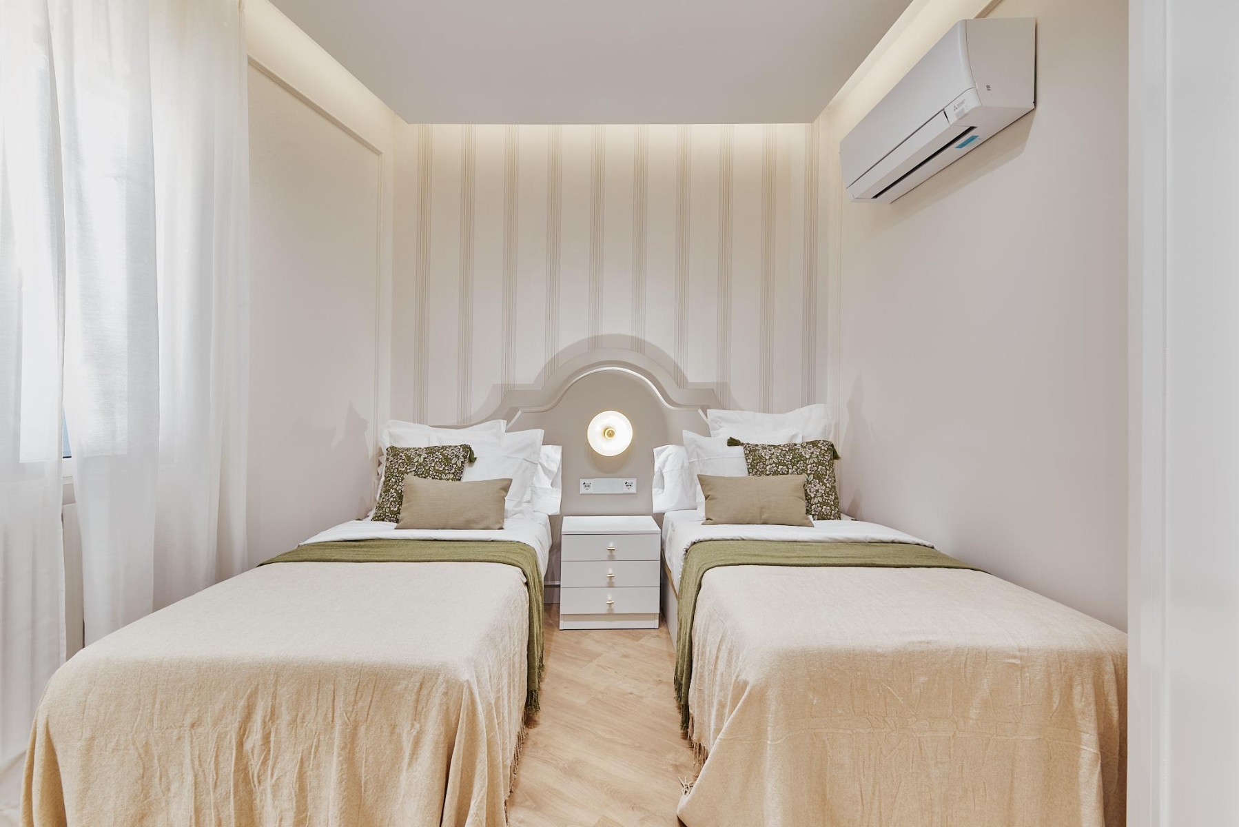 Apartment à Madrid, Espagne 3 chambres, 134 m2 No. 180089
