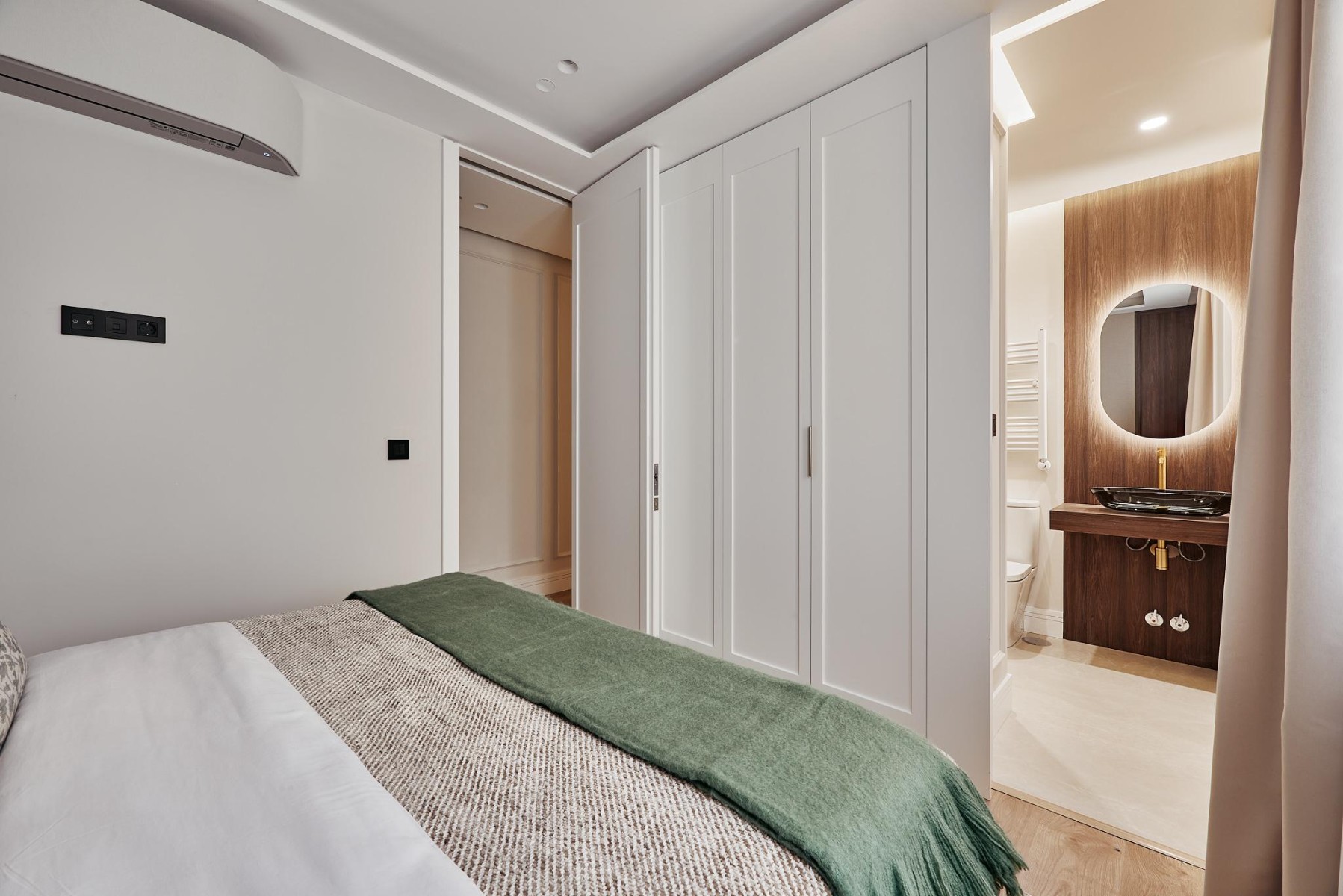 Apartment in Madrid, Spain 3 bedrooms, 122 sq.m. No. 180091