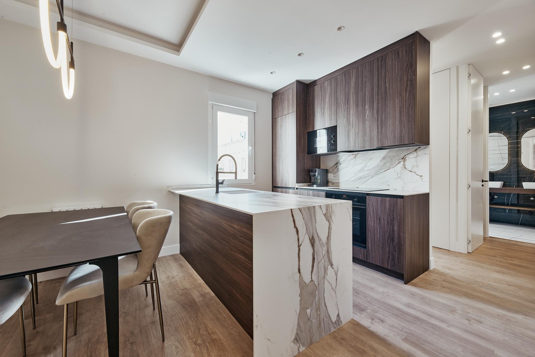 Apartamento en Madrid, España 2 dormitorios, 81 m2 No. 180090