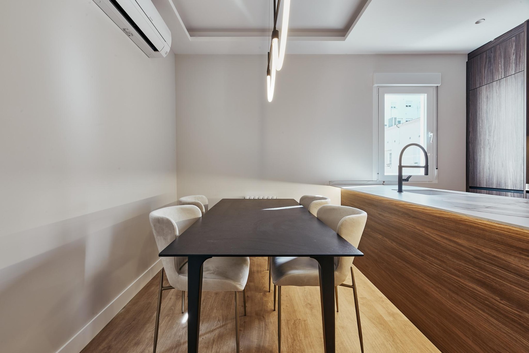 Apartamento en Madrid, España 2 dormitorios, 81 m2 No. 180090