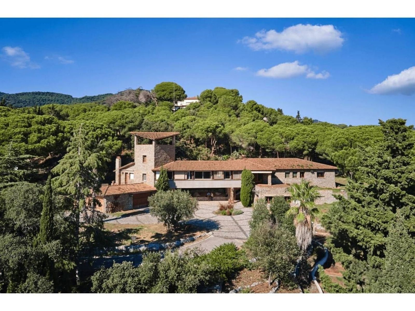 Dom w Barcelona, Hiszpania 6 sypialni, 578 mkw. nr 177835