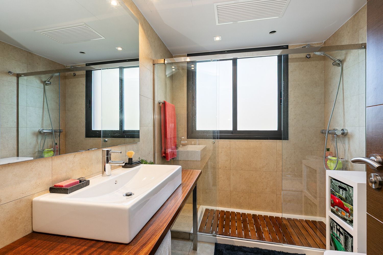 House à Sitges, Barcelona, Espagne 5 chambres, 309 m2 No. 177839