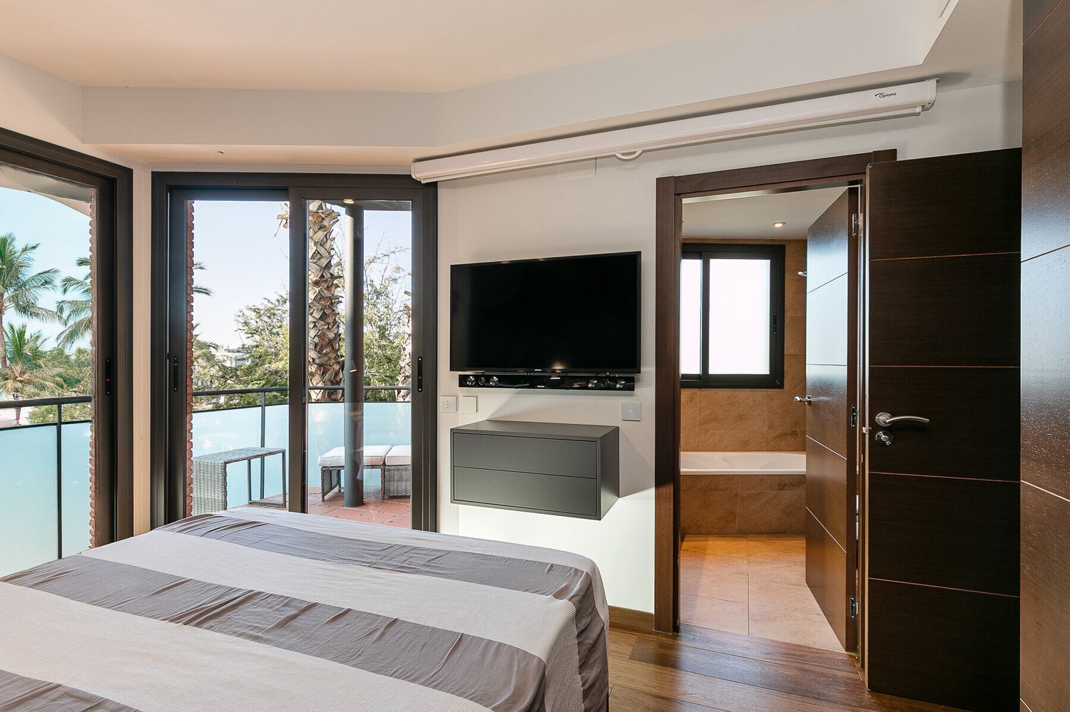 House à Sitges, Barcelona, Espagne 5 chambres, 309 m2 No. 177839