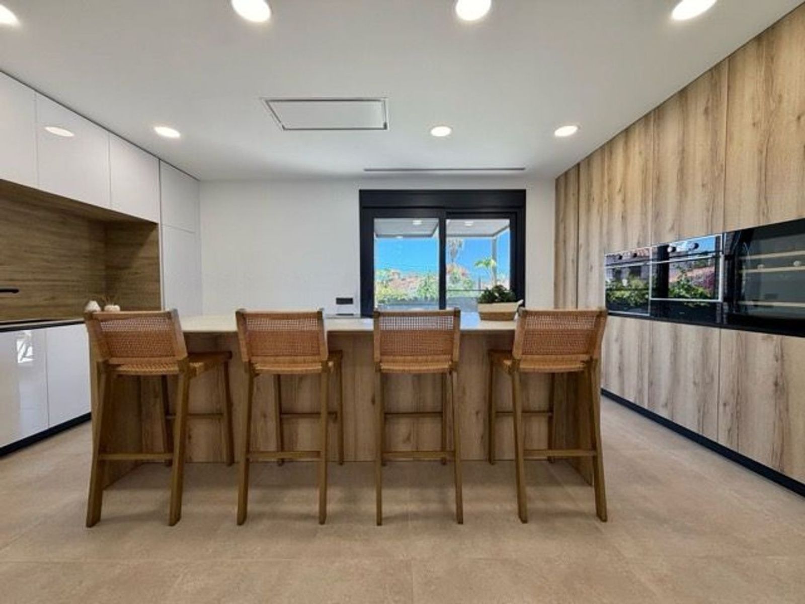 House en Espagne 4 chambres, 325 m2 No. 177838