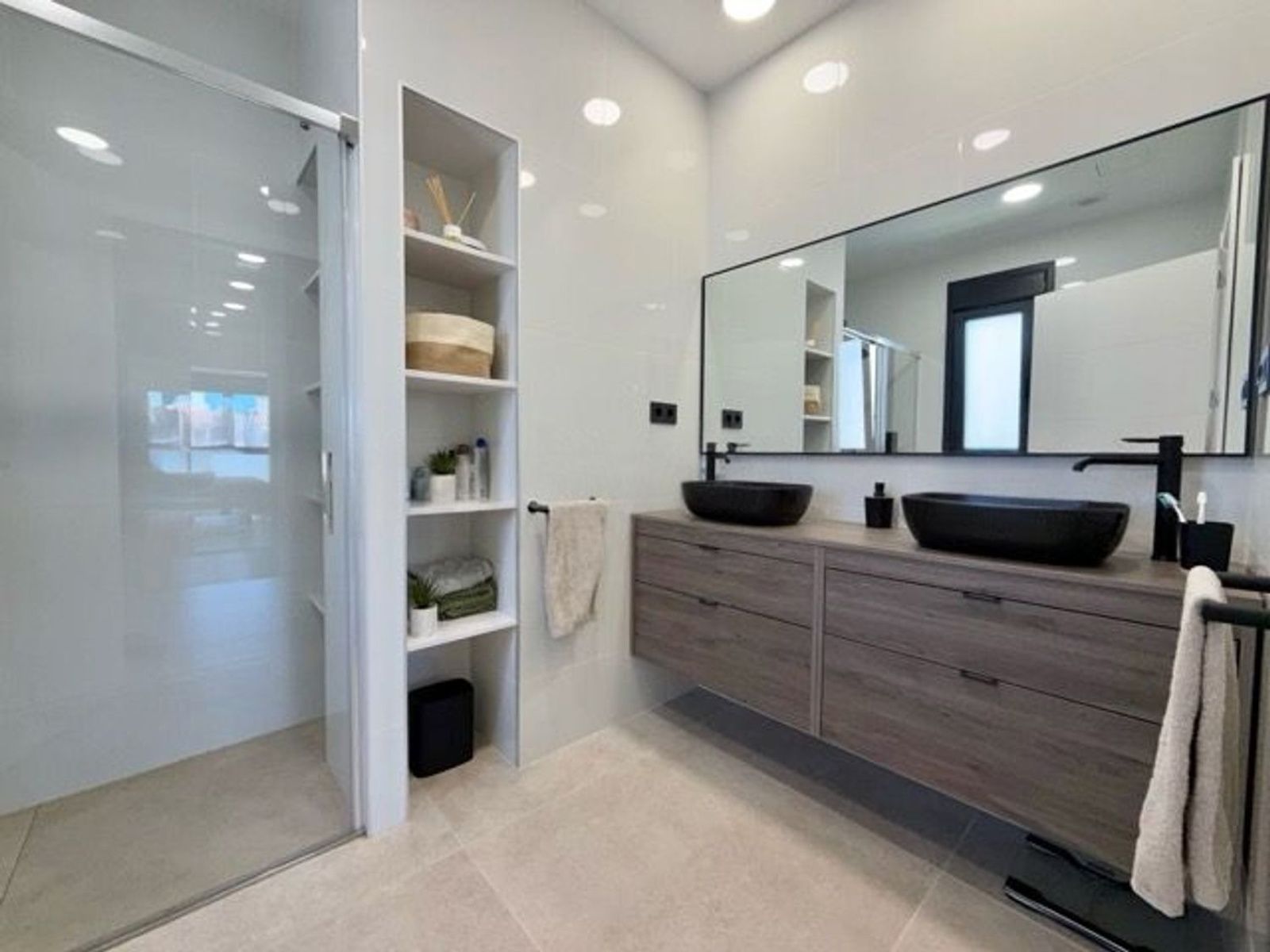 House en Espagne 4 chambres, 325 m2 No. 177838