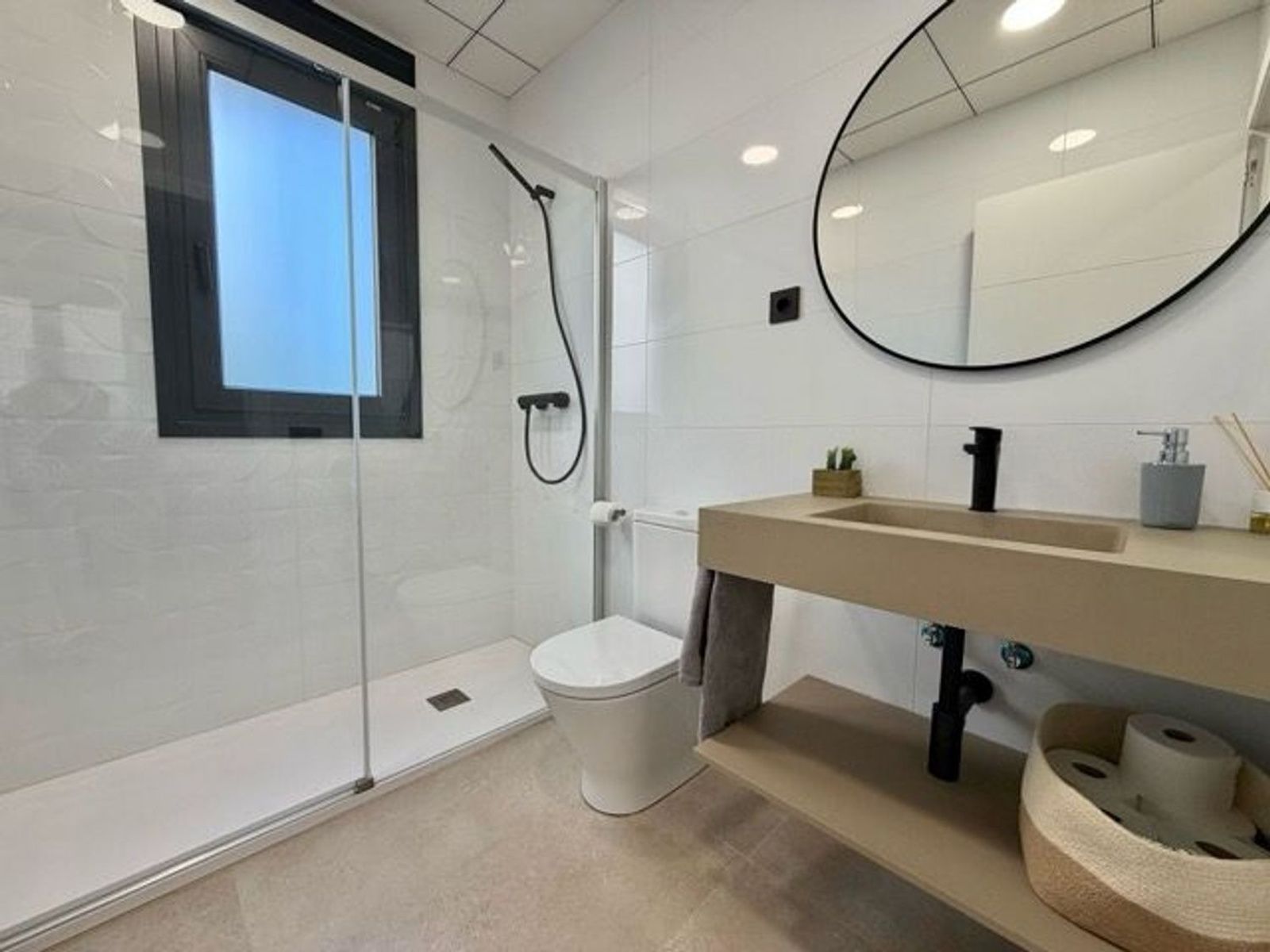 House en Espagne 4 chambres, 325 m2 No. 177838