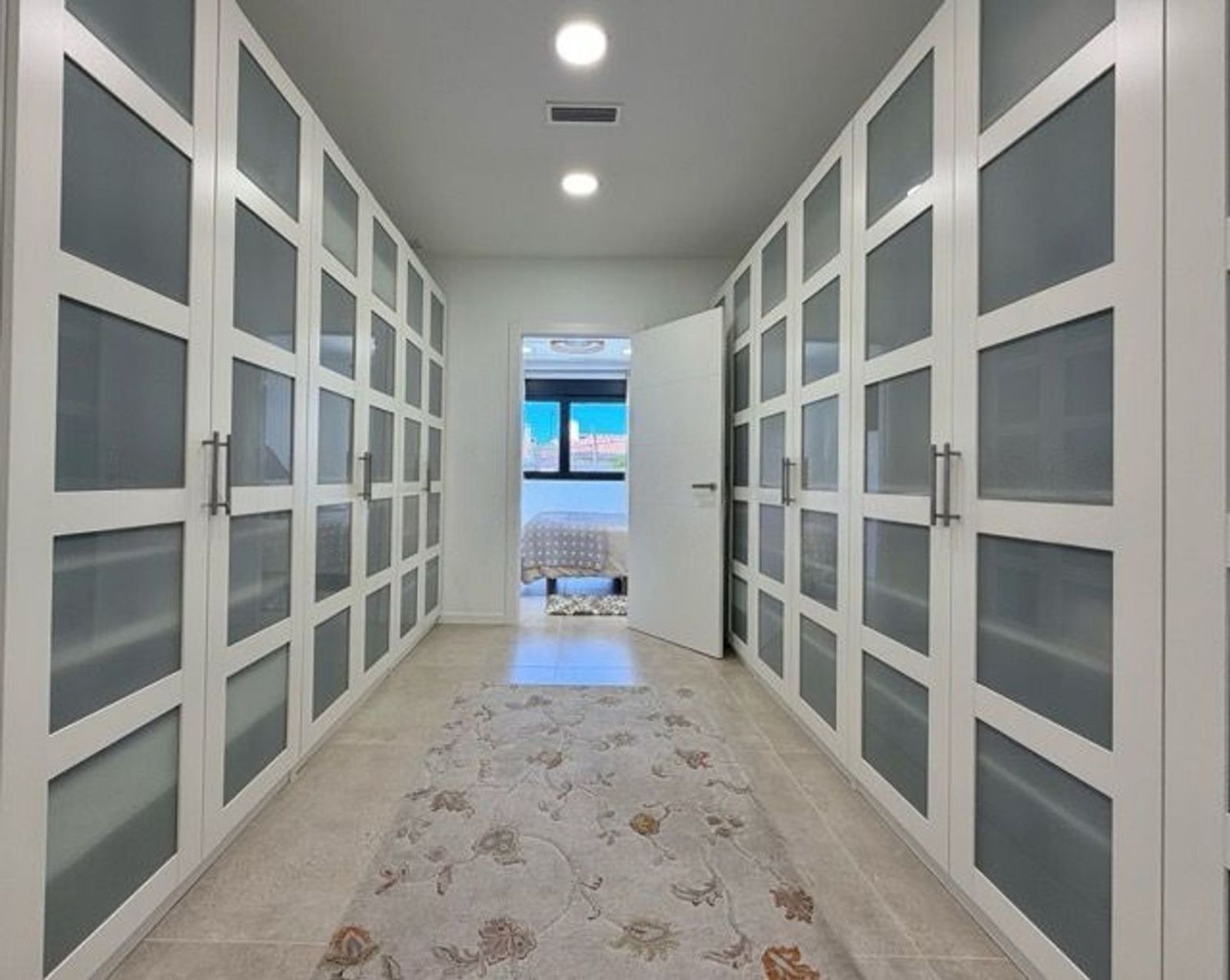 House en Espagne 4 chambres, 325 m2 No. 177838