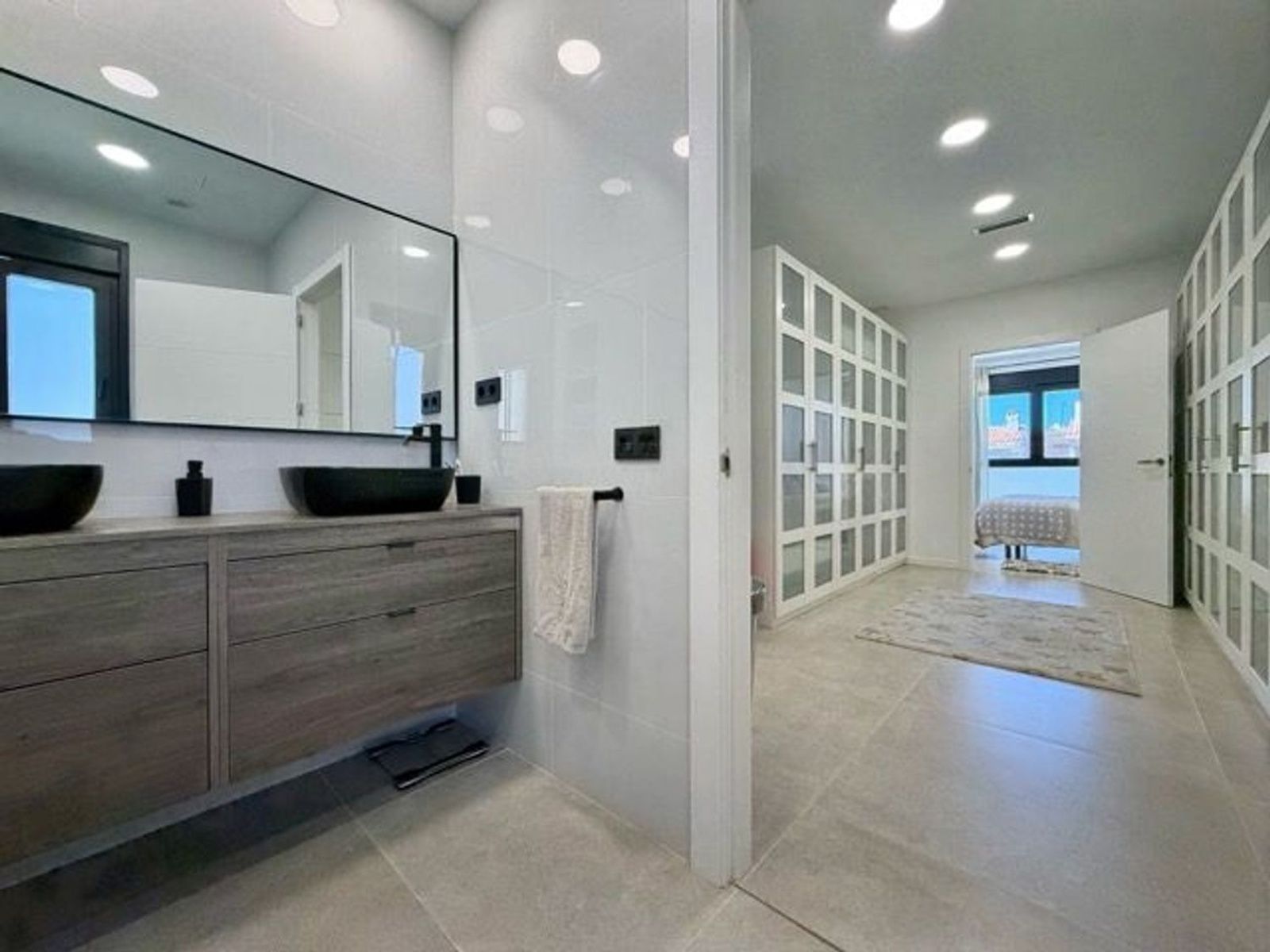 House en Espagne 4 chambres, 325 m2 No. 177838