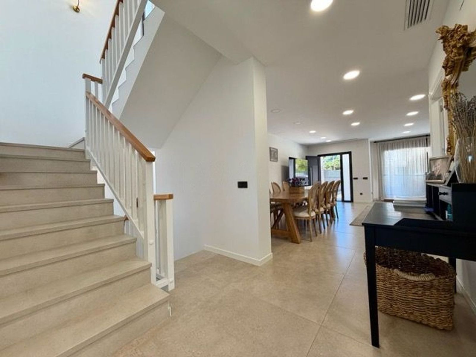 House en Espagne 4 chambres, 325 m2 No. 177838